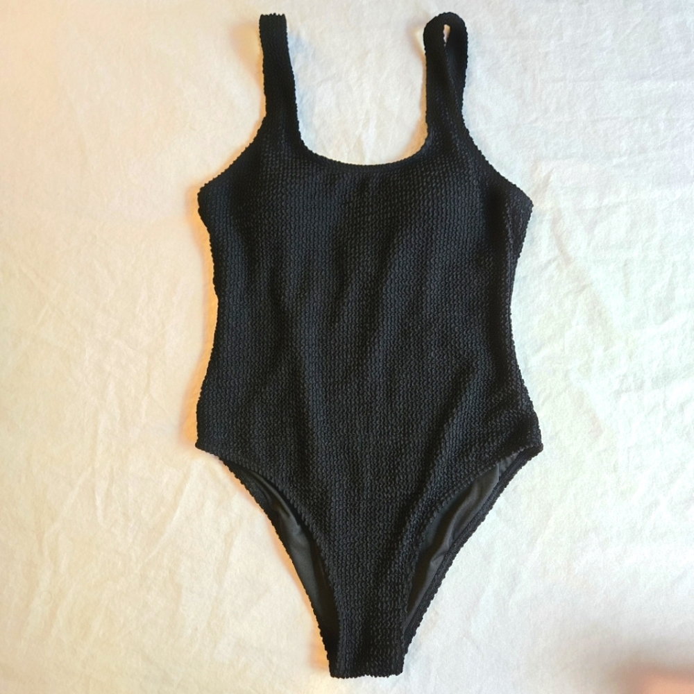 Black Textured Ribbed One Piece Swimsuit Women's Shelf Bra